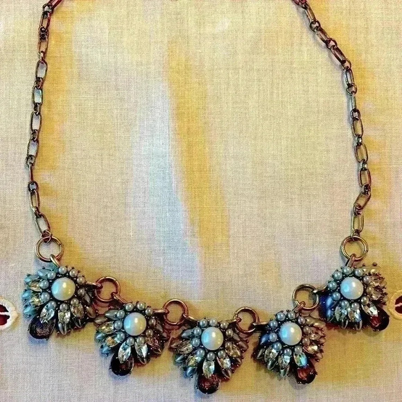 UNIQUE FLOWER NECKLACE  - ADJUSTABLE - Picture 4 of 5
